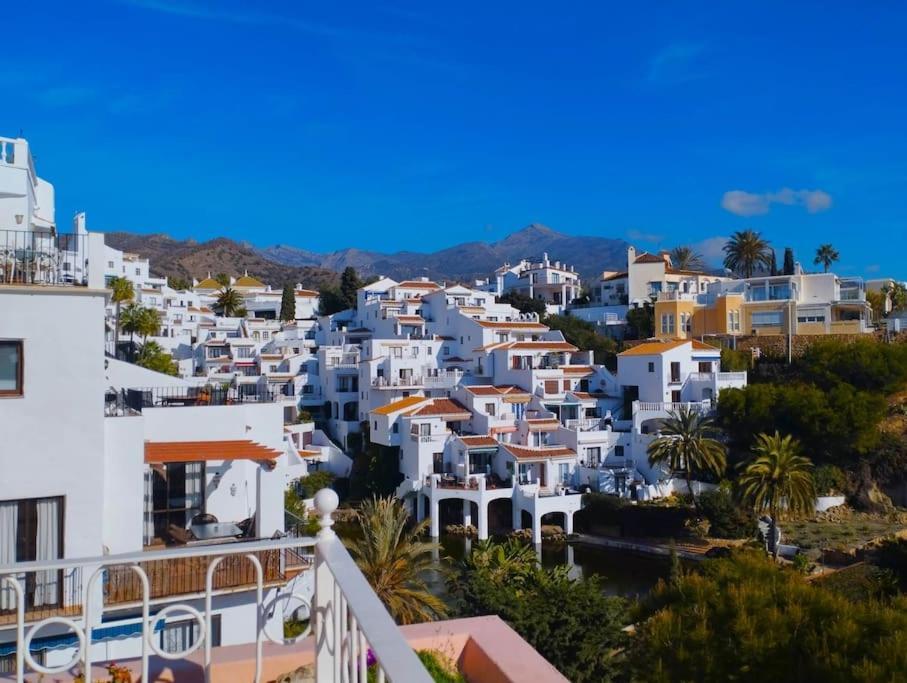 Amazing 3 Bedroom Townhouse Close To Burriana, Nerja Exterior photo