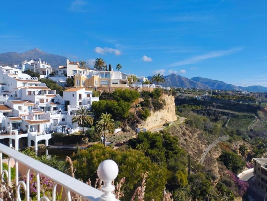 Amazing 3 Bedroom Townhouse Close To Burriana, Nerja Exterior photo