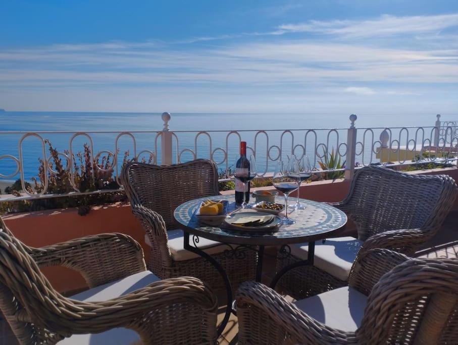 Amazing 3 Bedroom Townhouse Close To Burriana, Nerja Exterior photo