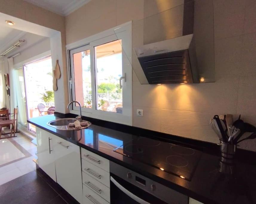 Amazing 3 Bedroom Townhouse Close To Burriana, Nerja Exterior photo
