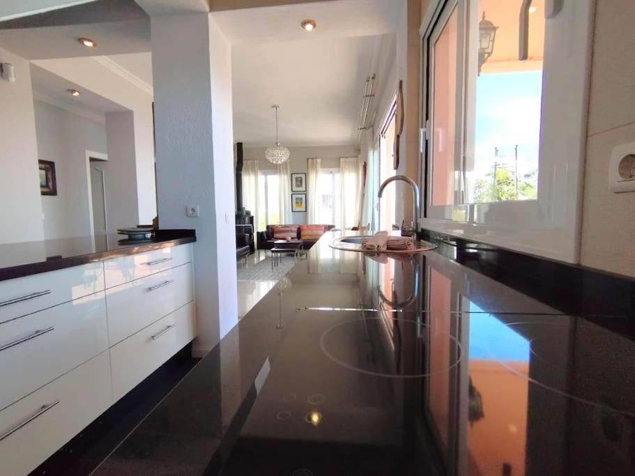 Amazing 3 Bedroom Townhouse Close To Burriana, Nerja Exterior photo