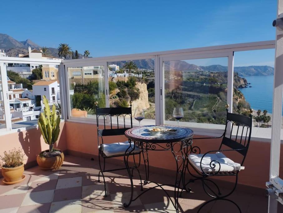 Amazing 3 Bedroom Townhouse Close To Burriana, Nerja Exterior photo